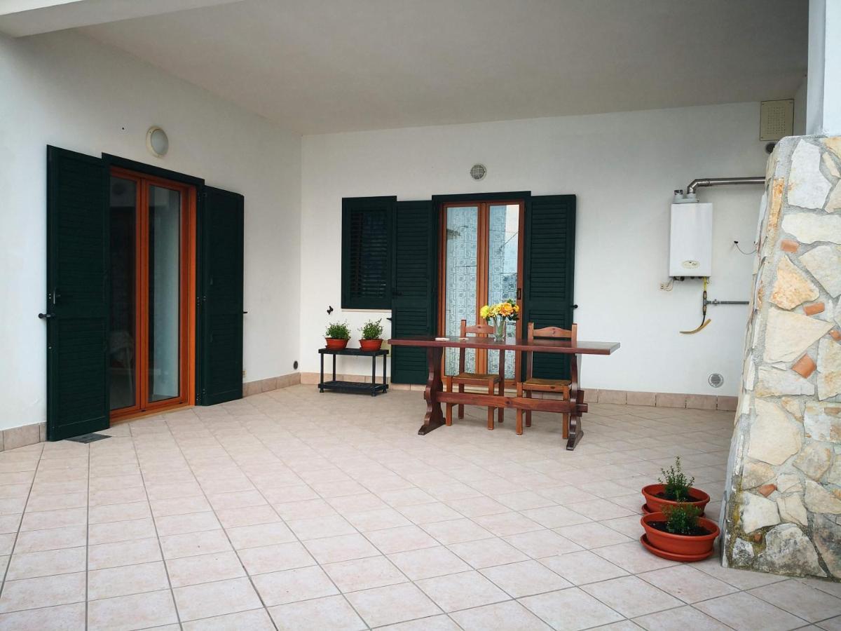 ויאסטה Villa Monacis Guest House מראה חיצוני תמונה