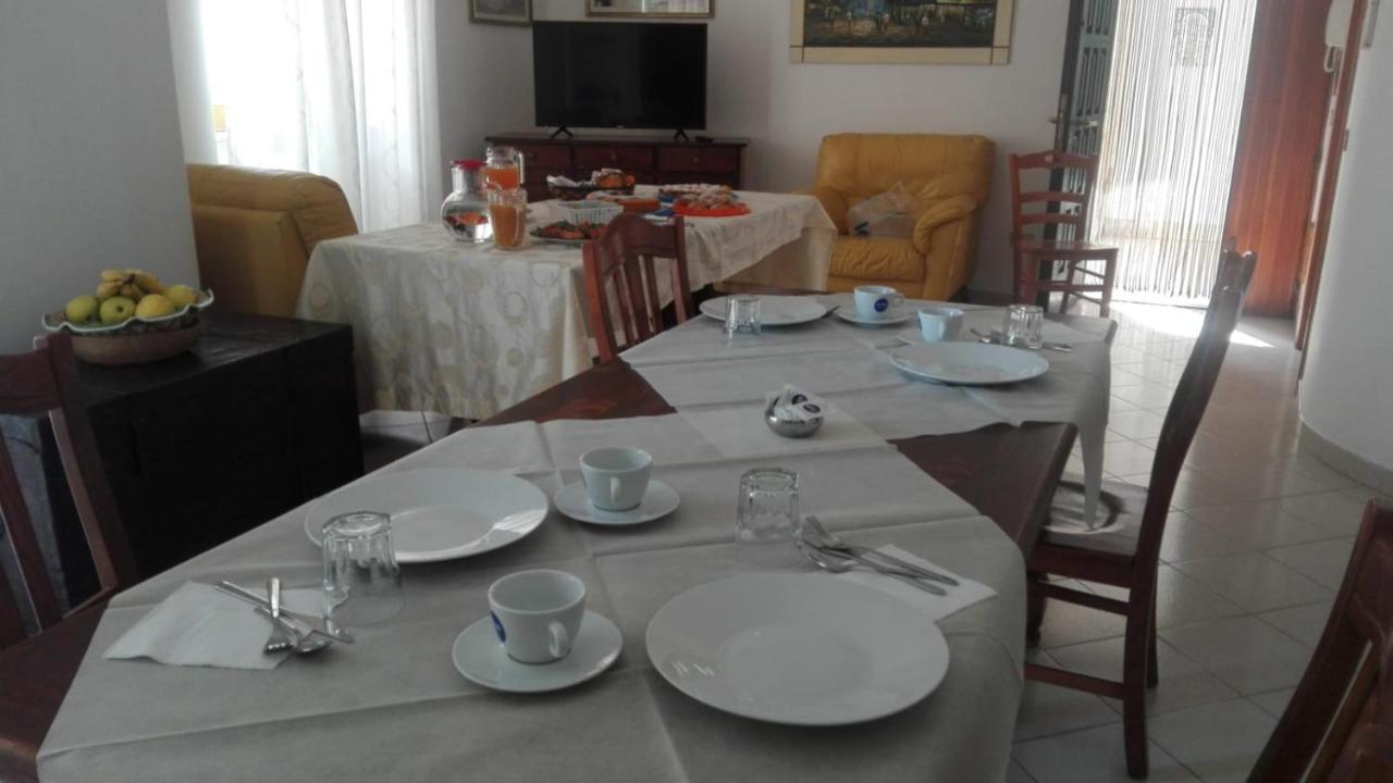 ויאסטה Villa Monacis Guest House מראה חיצוני תמונה